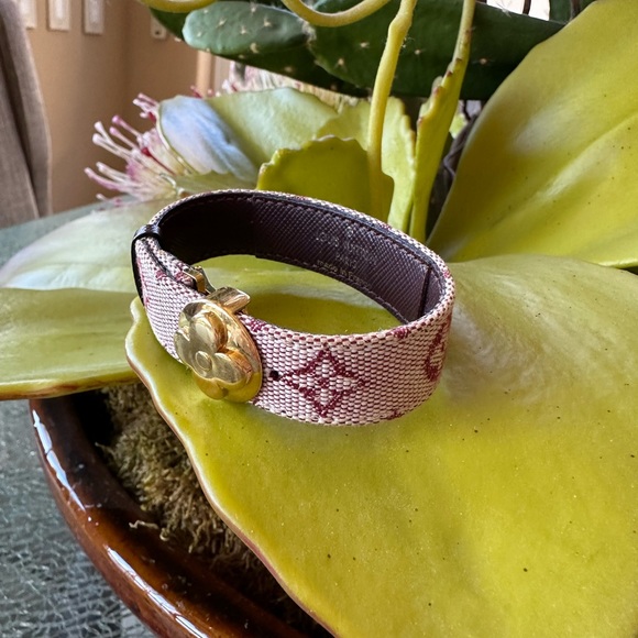 LOUIS VUITTON MONOGRAM CANVAS GOOD LUCK BANGLE IN BURGUNDY & MAUVE EUC WITH COD - Picture 5 of 7